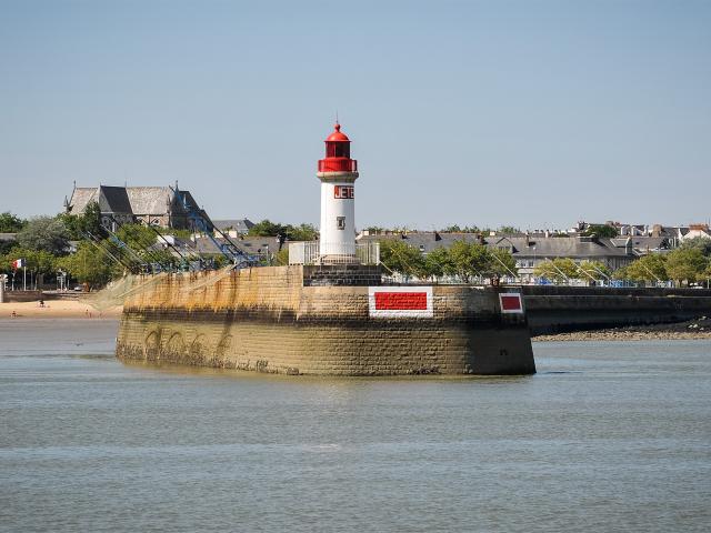 croisires-phare-port-saint-nazaire-m-leduc.jpg