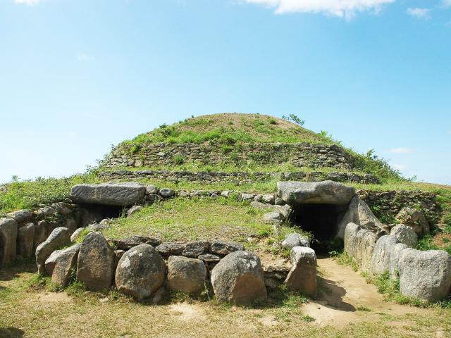 tumulus-de-dissignac-ok.jpg