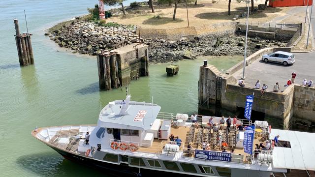 Bateau Iroko pour embarquement des croisières découvertes