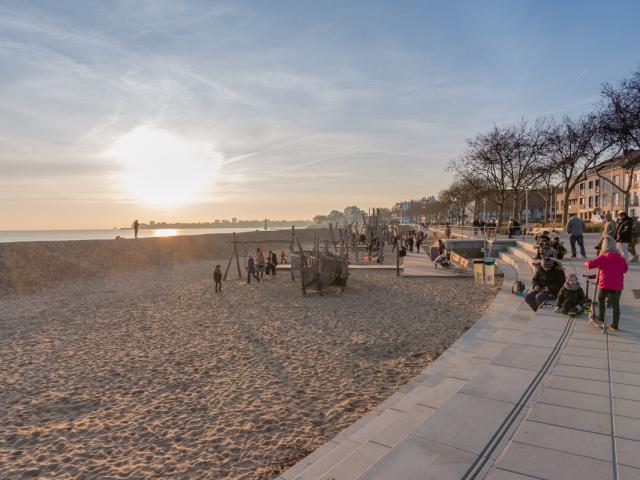 Accès à la Grande plage depuis la Place du Commando