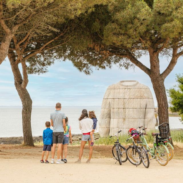 Balade à vélo à la Place du Commando