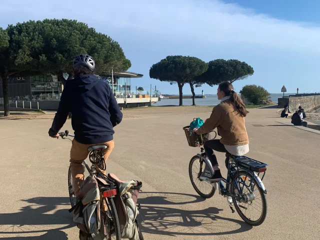 Balade à vélo à la Place du Commando