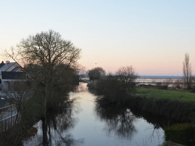 Le Brivet au Port de Rozé à l'aube